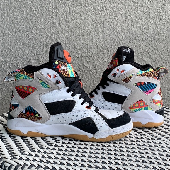 مدى واسع مستنقع عابر reebok pump 